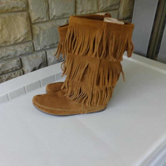 Minni Tonka women's brown leather Moccasin boots size 9,  rubber bottoms quality - Picture 2 of 12